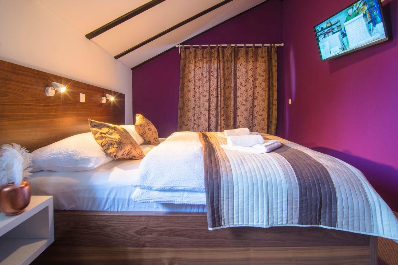 Black Queen Guesthouse Grabovac  Exterior foto