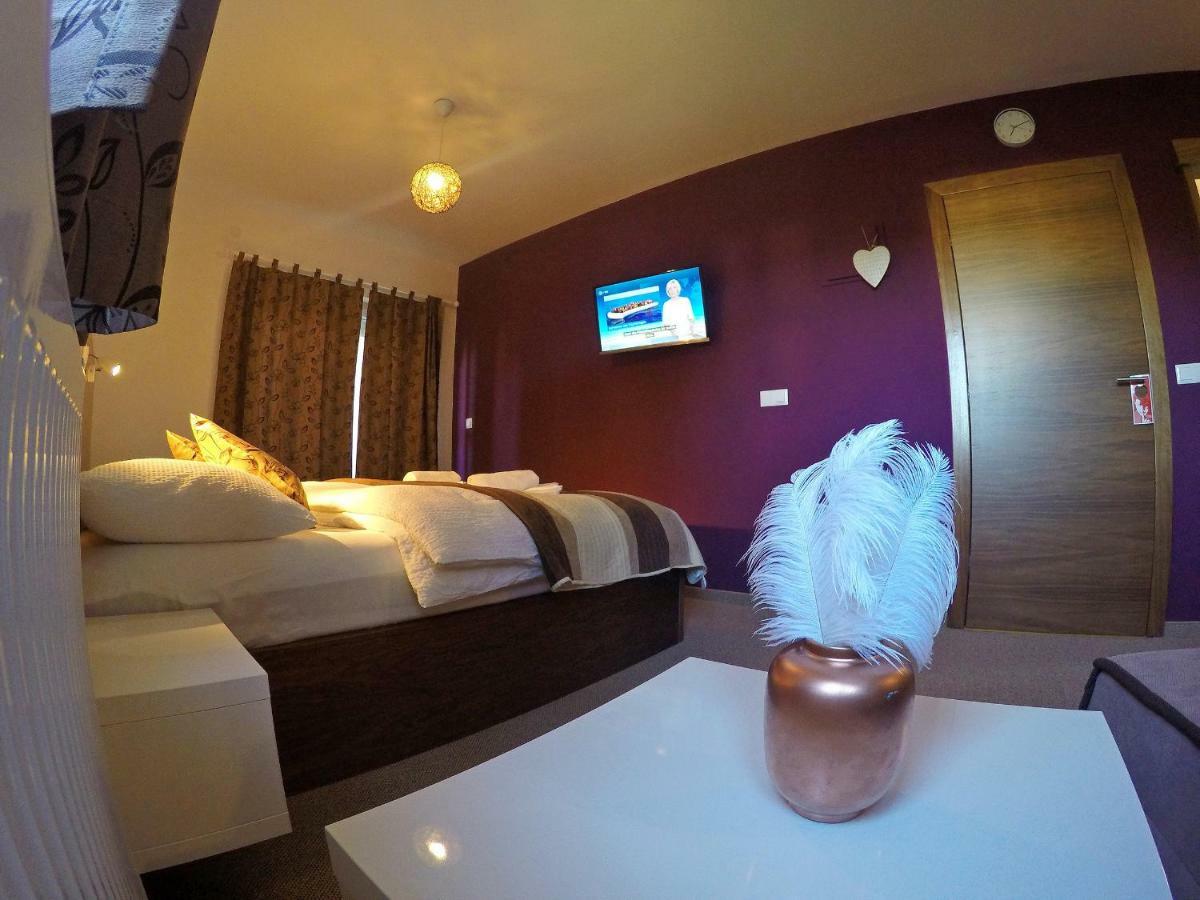 Black Queen Guesthouse Grabovac  Exterior foto