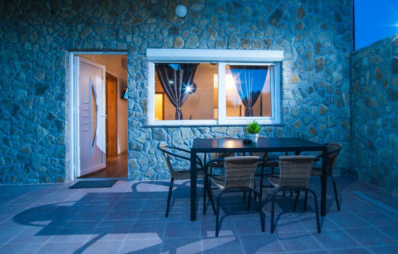 Black Queen Guesthouse Grabovac  Exterior foto