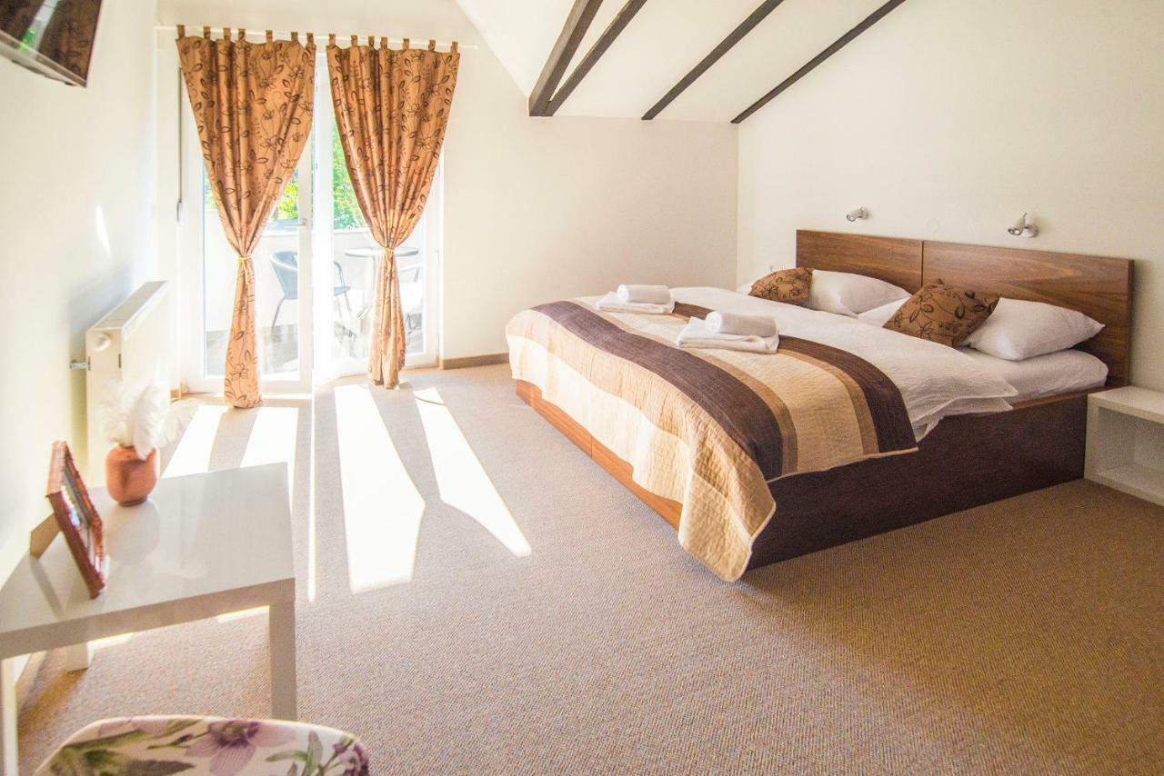 Black Queen Guesthouse Grabovac  Exterior foto