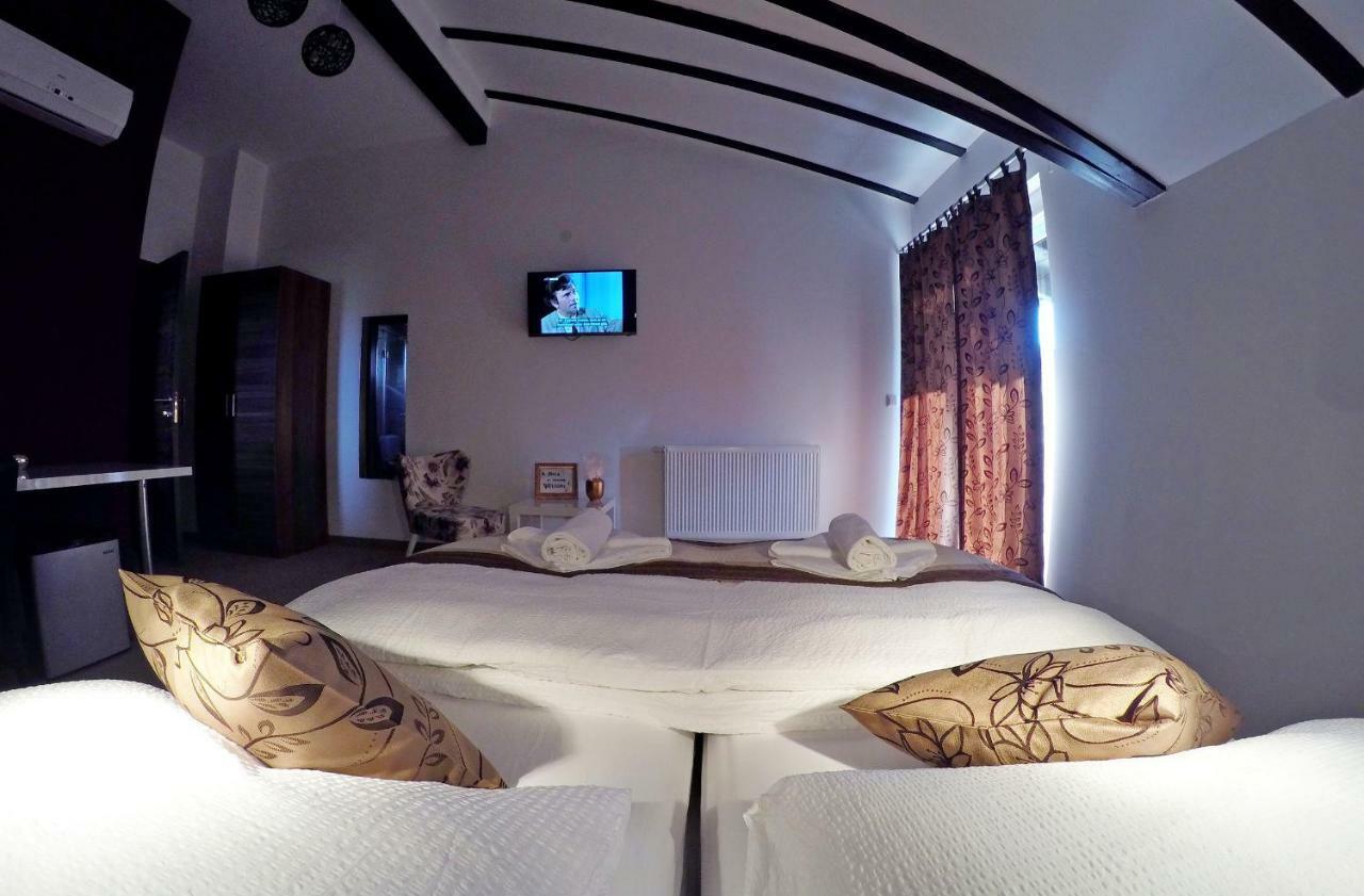 Black Queen Guesthouse Grabovac  Exterior foto