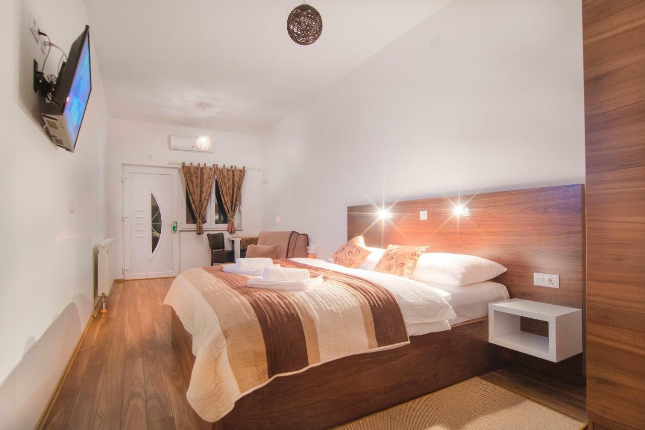 Black Queen Guesthouse Grabovac  Exterior foto