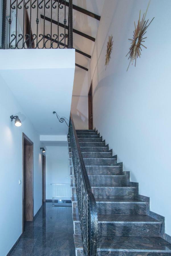 Black Queen Guesthouse Grabovac  Exterior foto